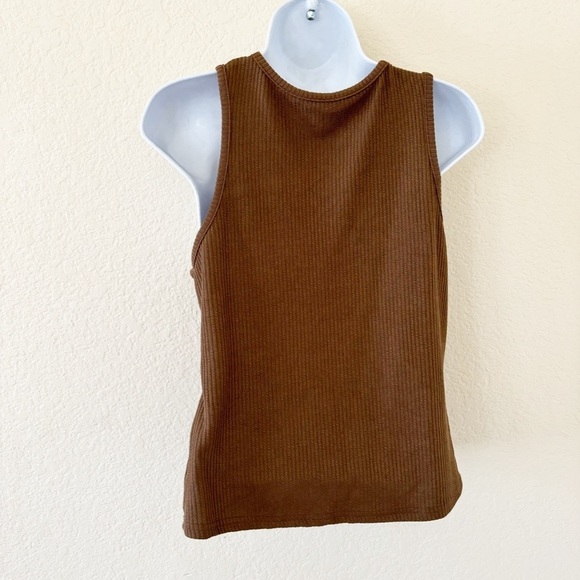 Cut out ribbed tank Size 0X - Picture 2 of 7